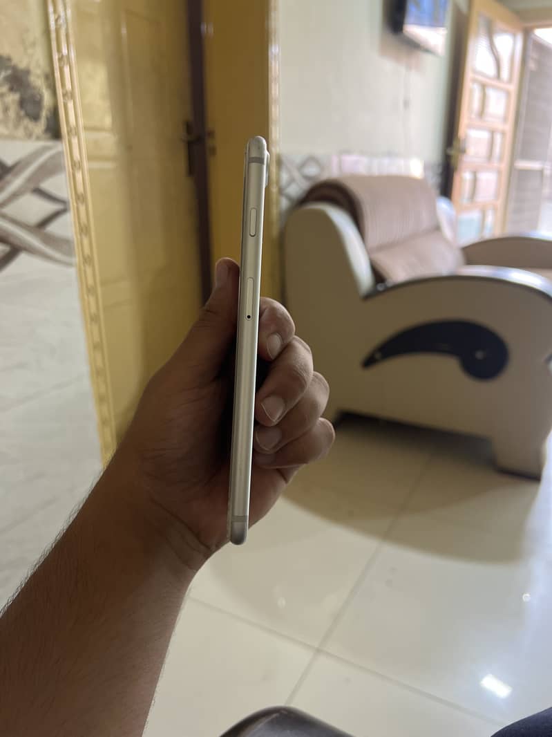 Apple iPhone 7 Plus 1