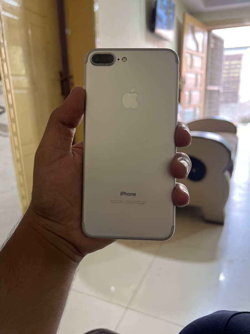 Apple iPhone 7 Plus 3