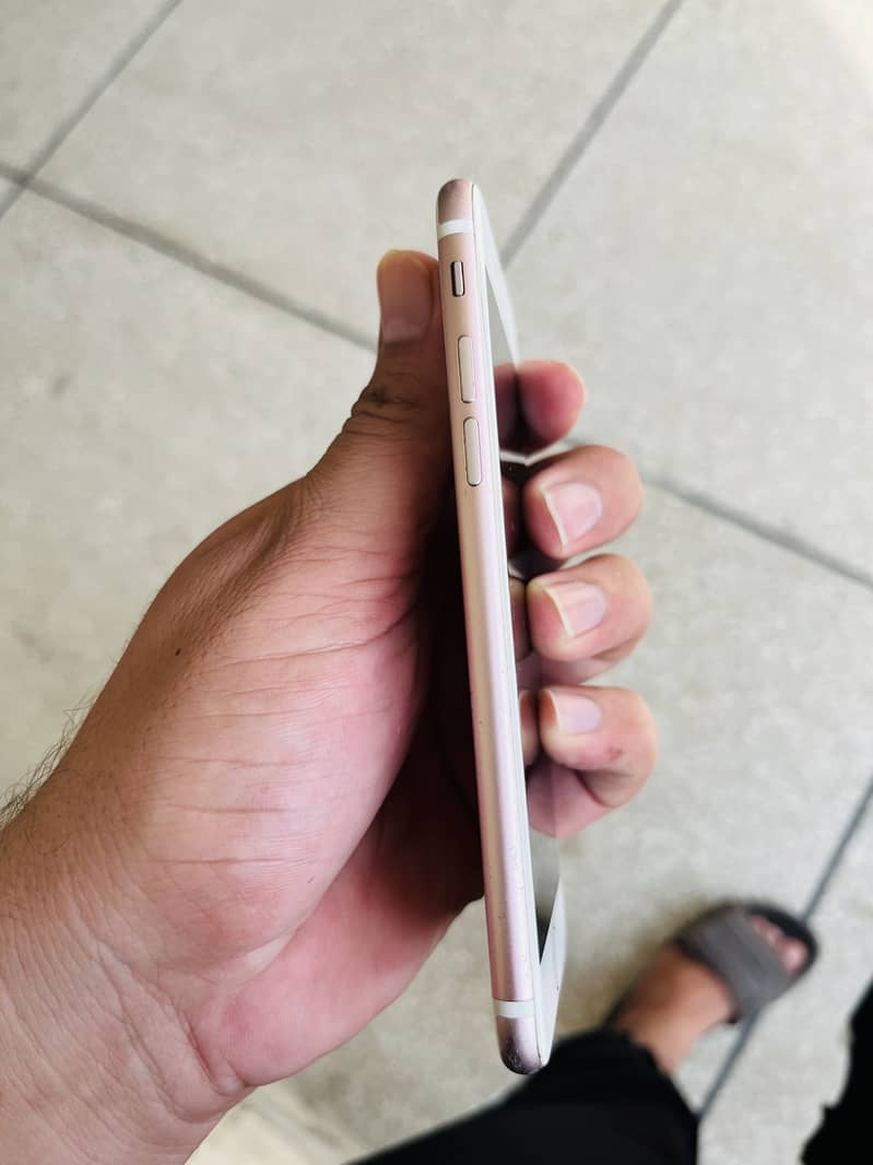 Apple iPhone 7 3