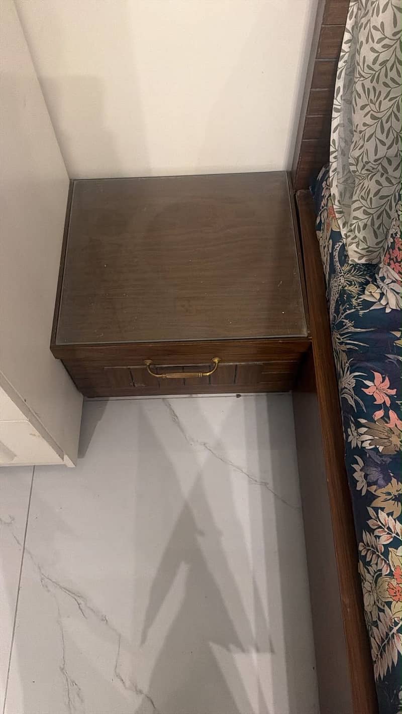 Queen bed 1