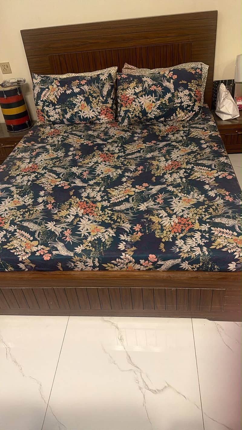 Queen bed 2