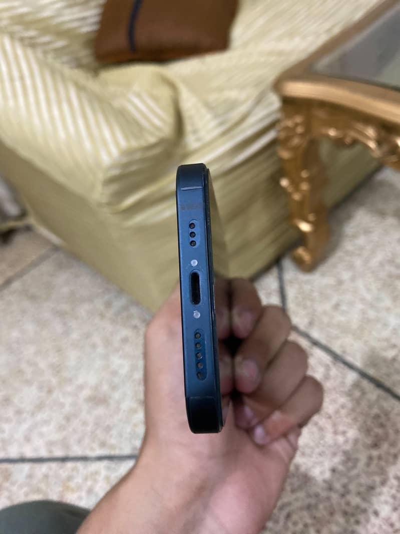 Apple iPhone 12 7
