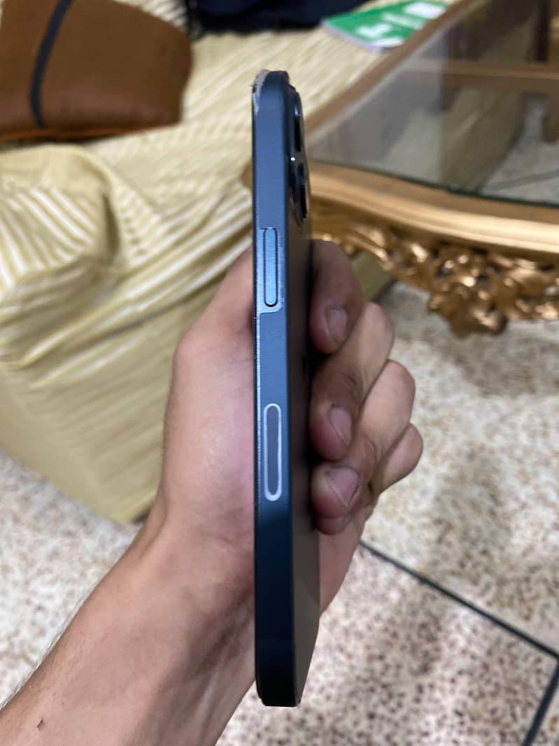 Apple iPhone 12 10