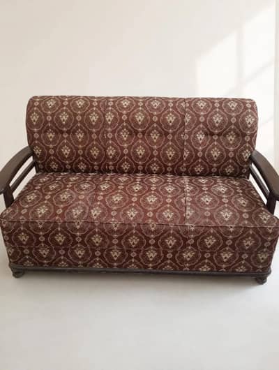 5 seater sofa set( 3+1+1)for sale   good condition