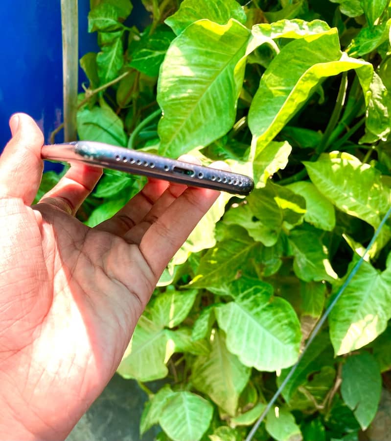 Apple iPhone 7 1