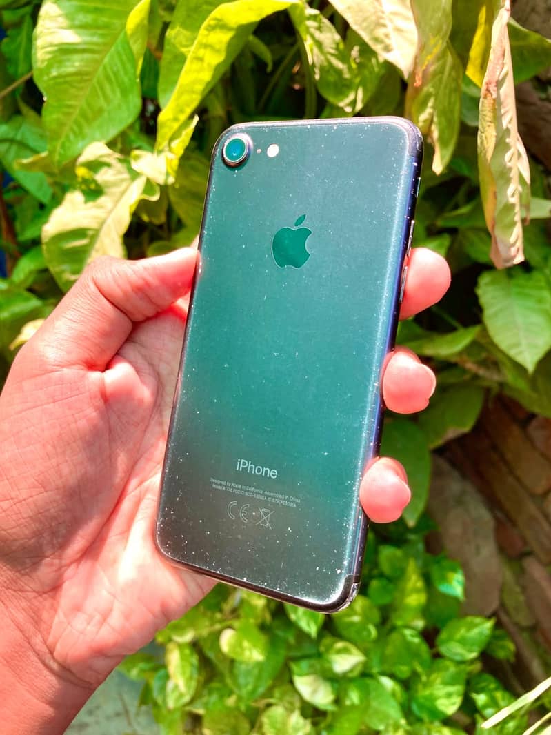 Apple iPhone 7 7