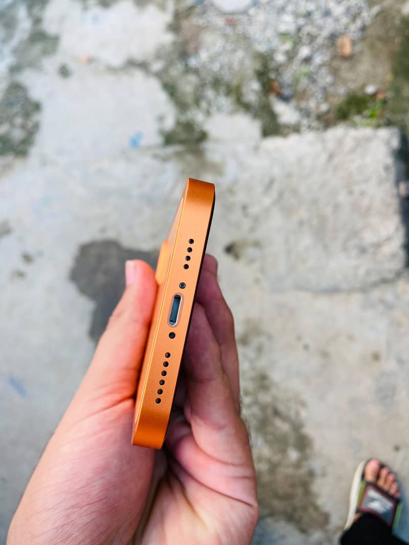 Apple iPhone XR 4