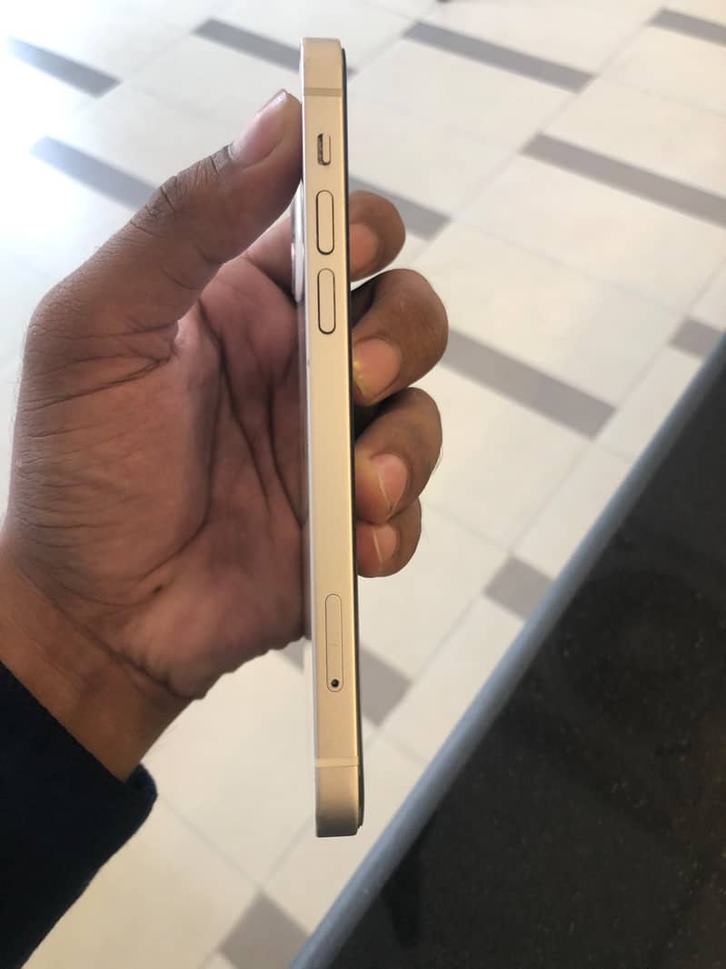Apple iPhone 12 2