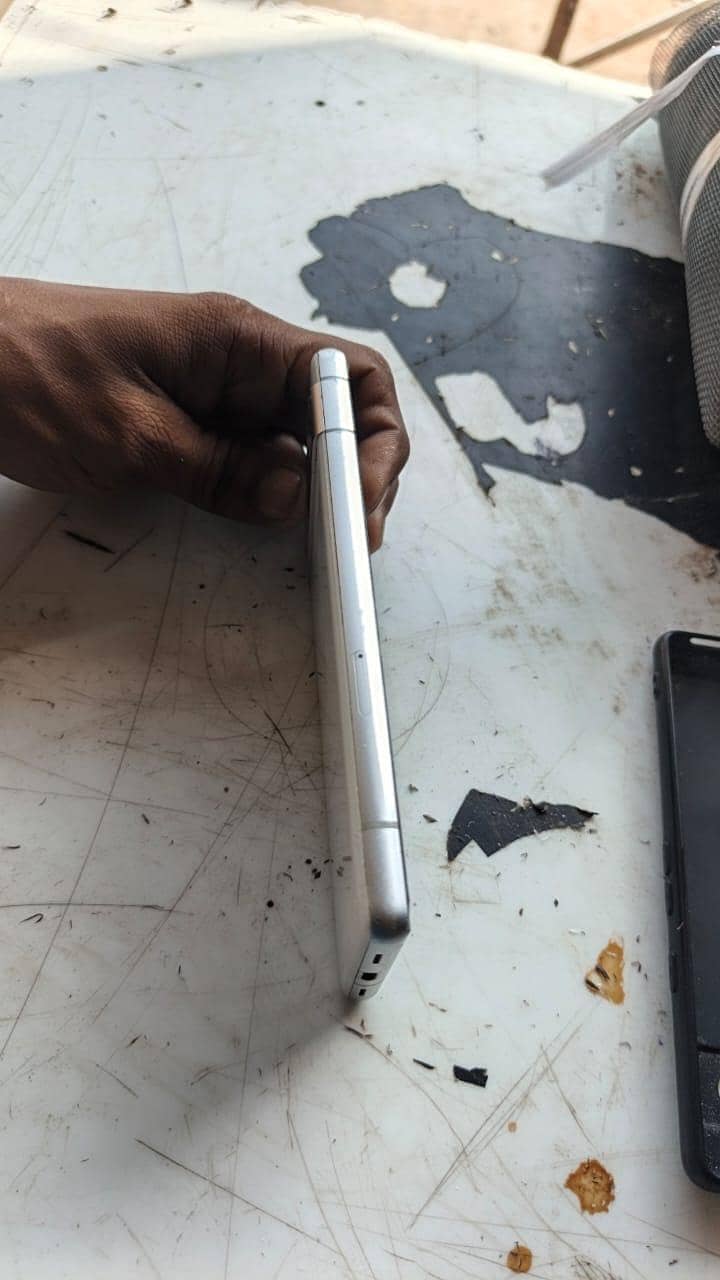 Google Pixel 7a 2