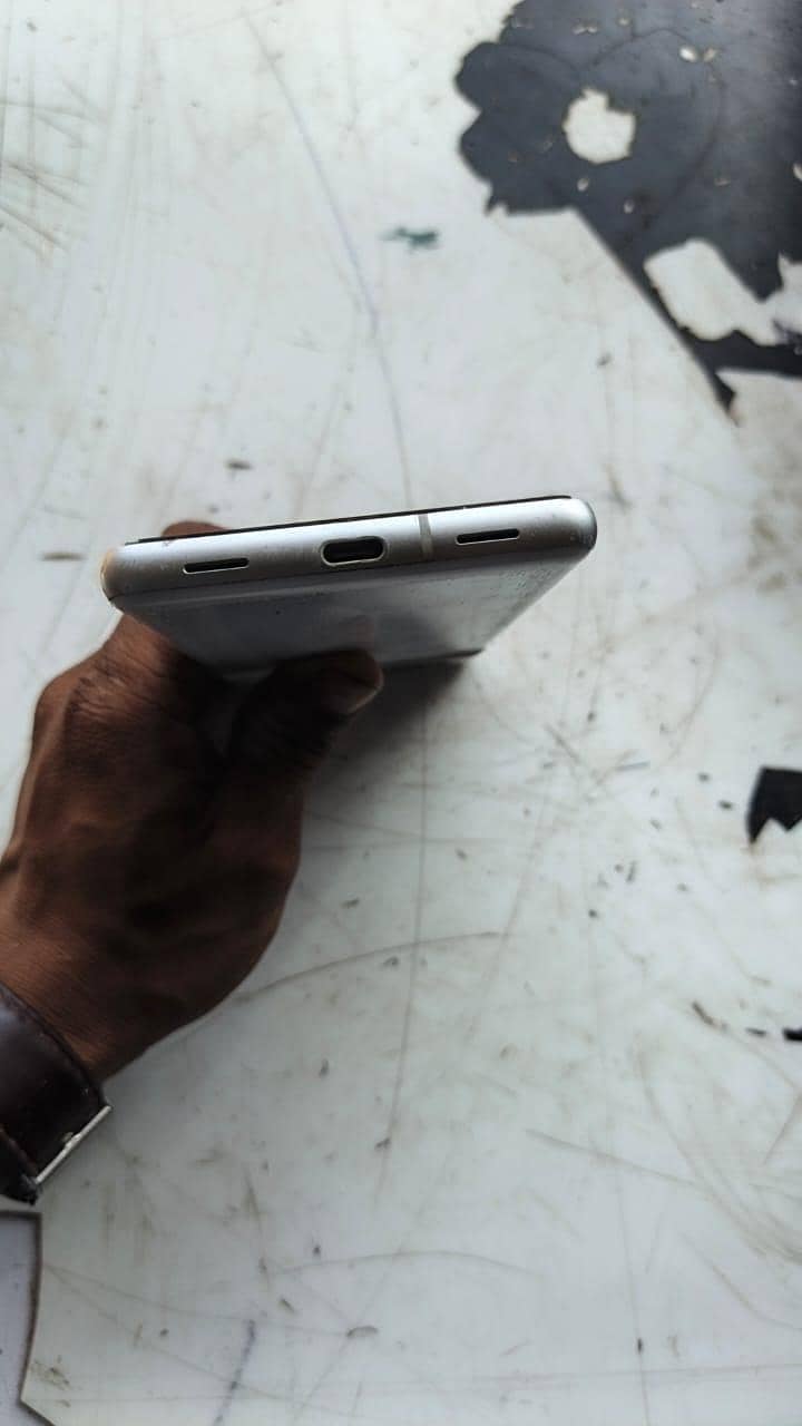 Google Pixel 7a 4