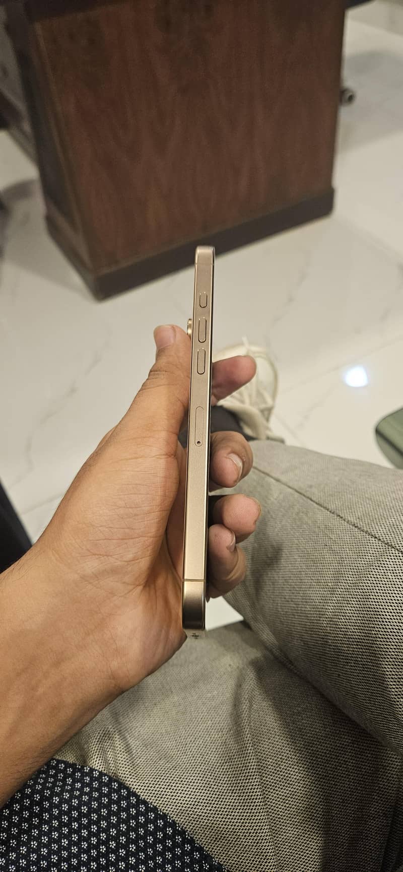 Apple iPhone 16 Pro Max 2