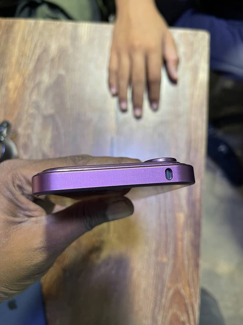 Apple iPhone 15 Pro Max 12