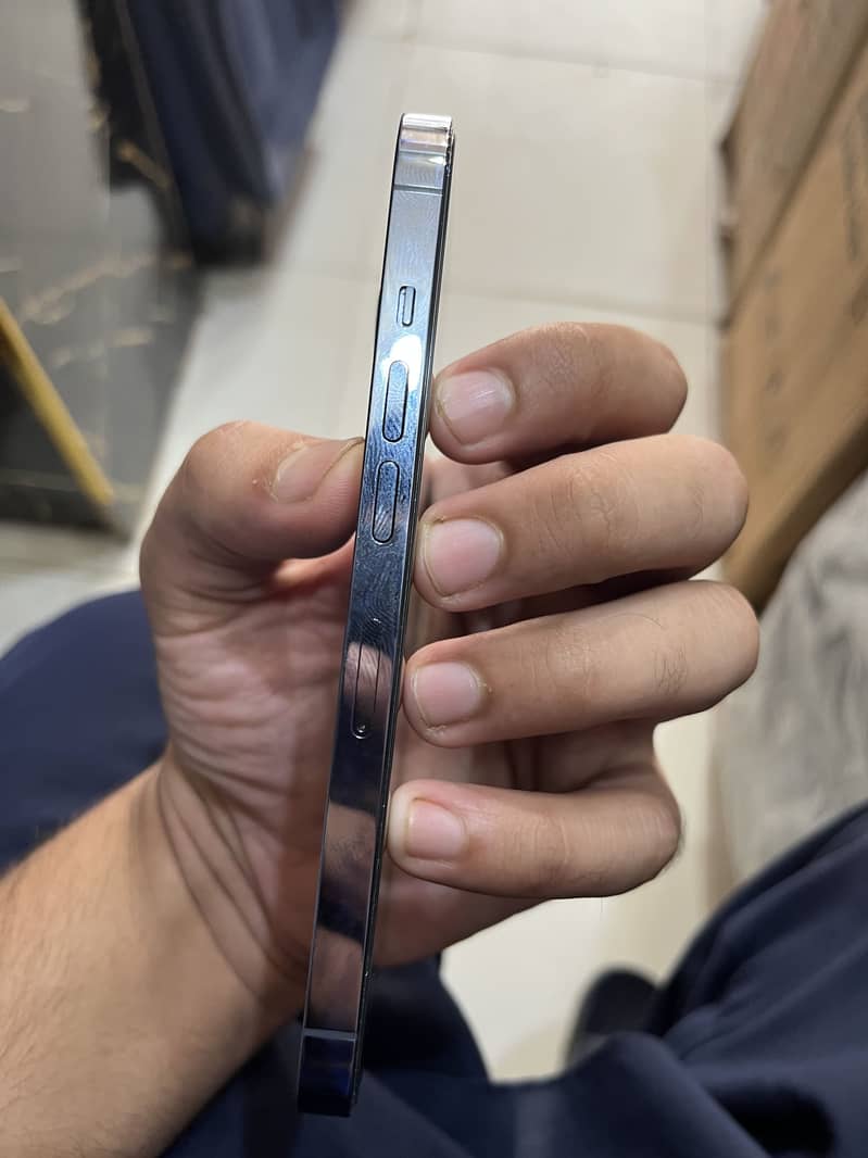 Apple iPhone 13 Pro 2