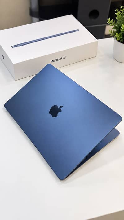 MacBook Air M4 15” 16/256 | 100% Battery | Warranty Mar 2027