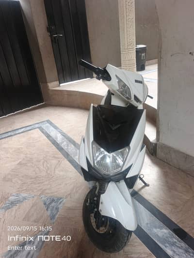 Road King  Model (R-99-Pro) Scooty