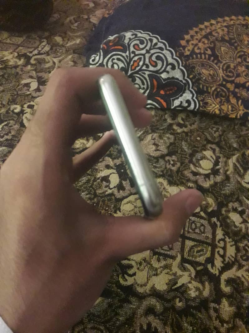 Apple iPhone 11 Pro 3