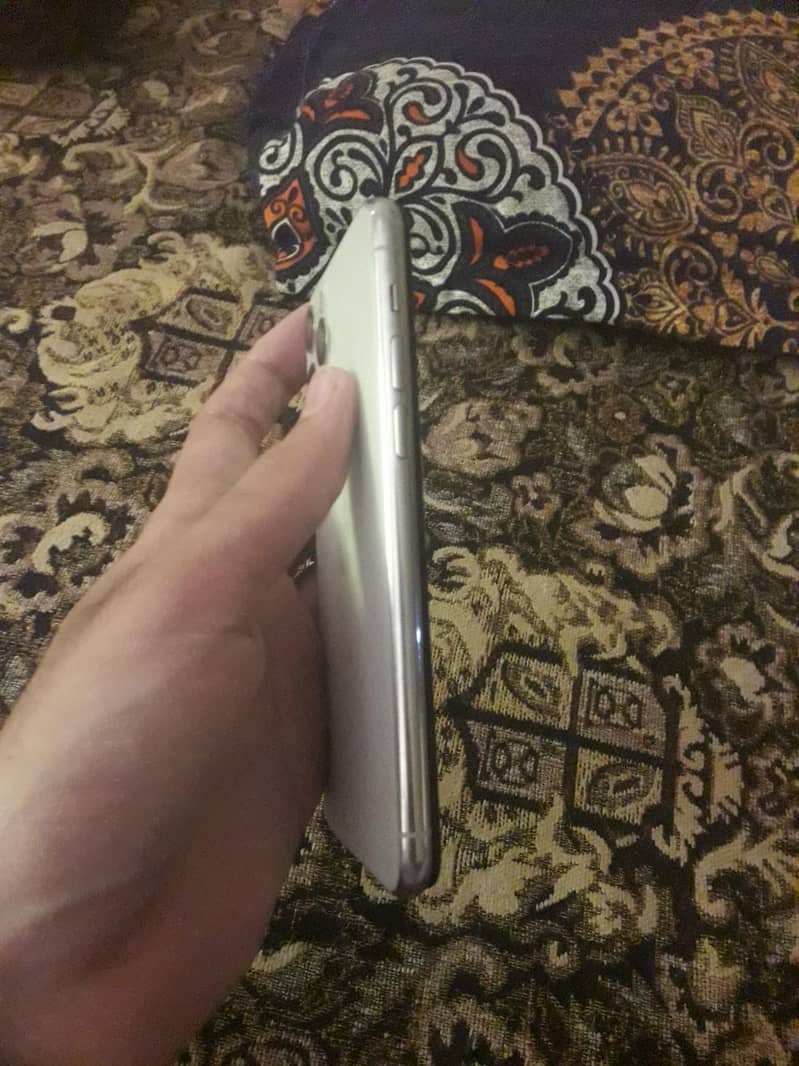 Apple iPhone 11 Pro 5