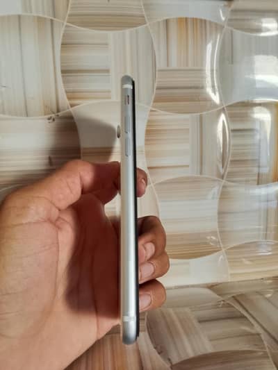 Apple iPhone SE