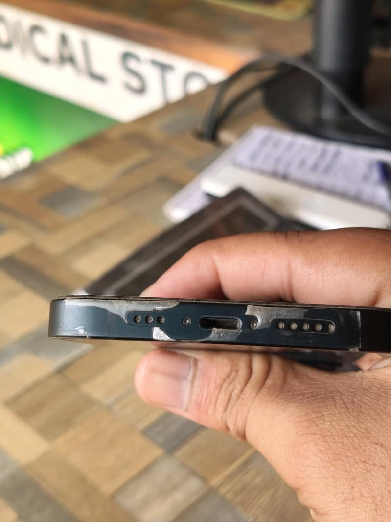 Apple iPhone 14 2