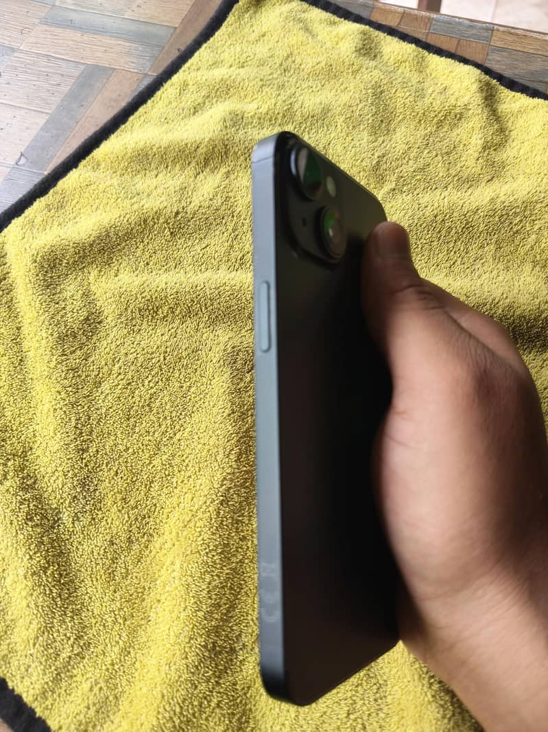 Apple iPhone 14 3