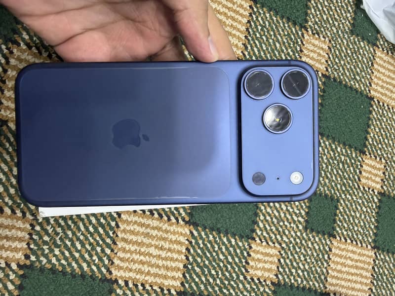 Apple iPhone 17 Pro Max 3