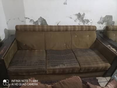 used mai hai agar koi intrested hai to rabta kry