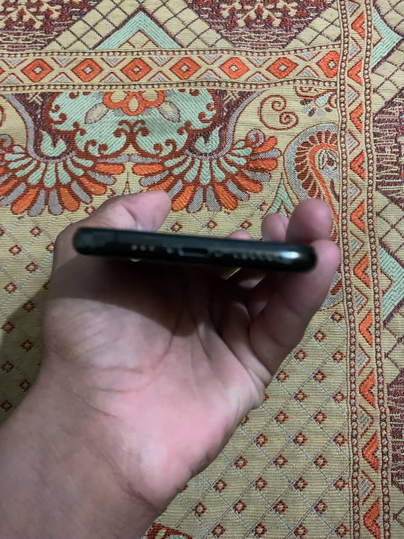 Apple iPhone XS 3