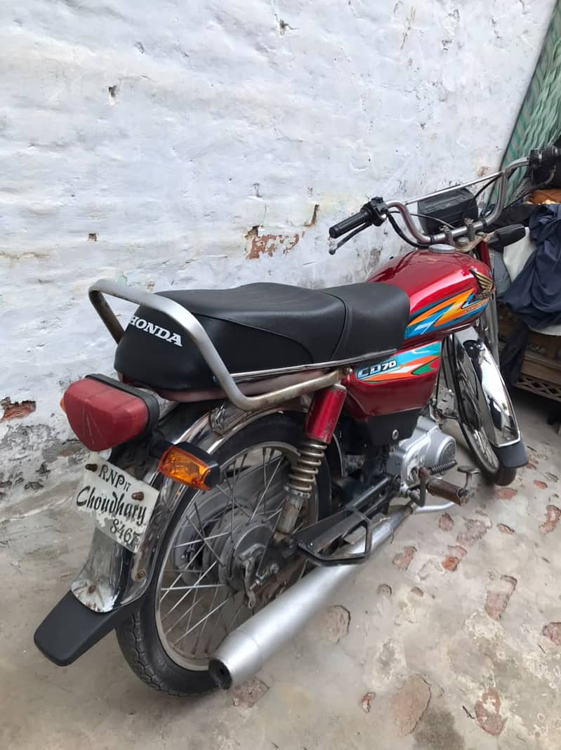 Crown 70 2017 Model 8