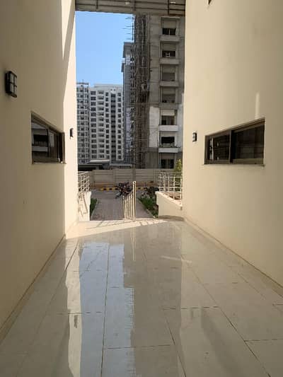 A Flat Of 2700 Square Feet In Rs. 32000000