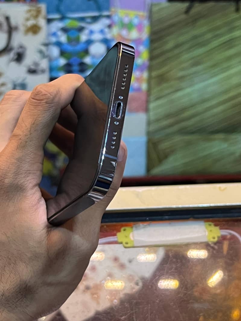 Apple iPhone 13 Pro Max 8