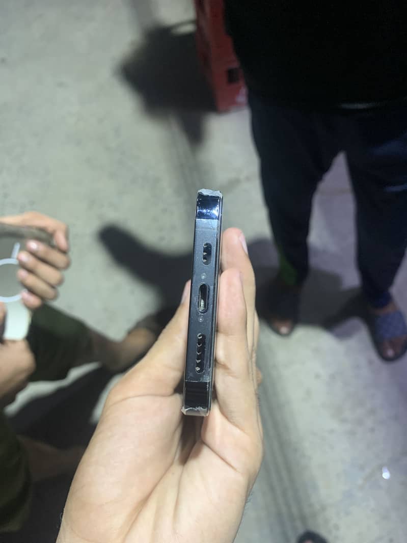 Apple iPhone 12 Pro 3