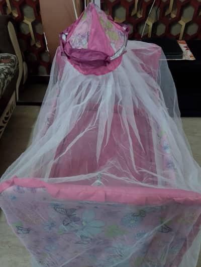 baby cot/swing
