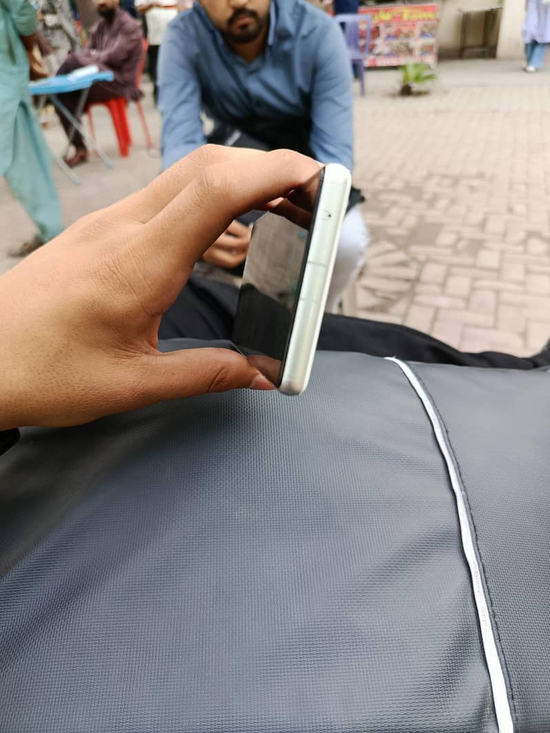 Google Pixel 7a 1