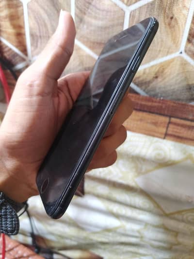 Apple iPhone 7