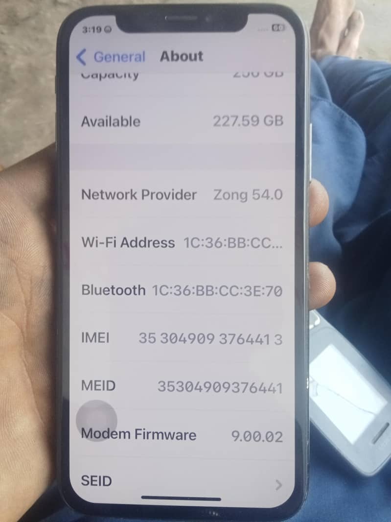 Apple iPhone X 4