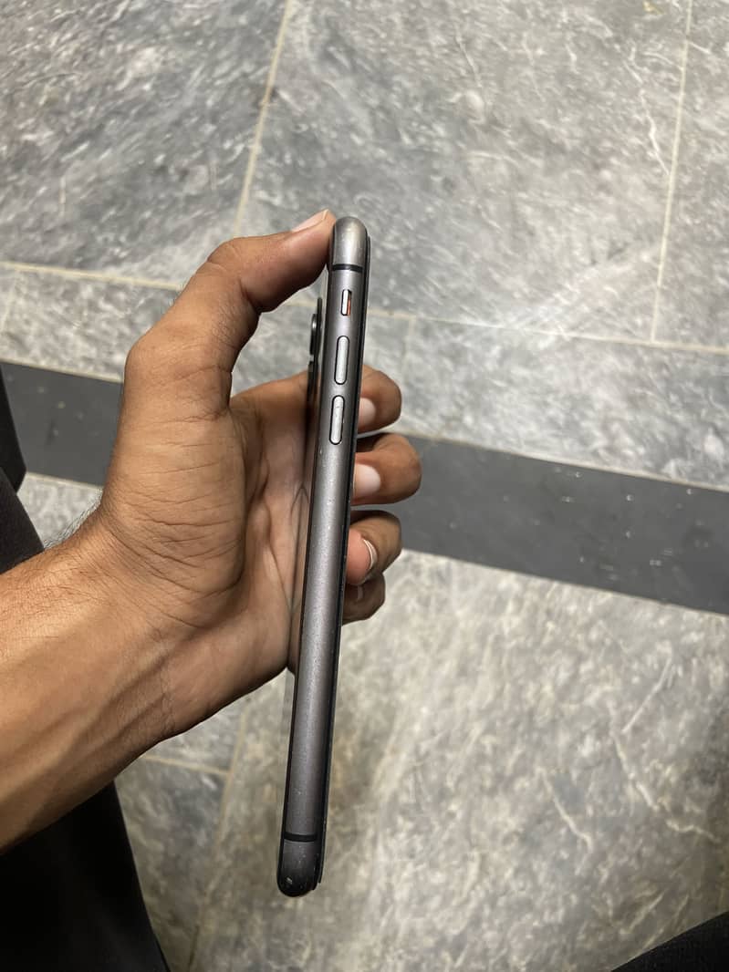 Apple iPhone 11 2