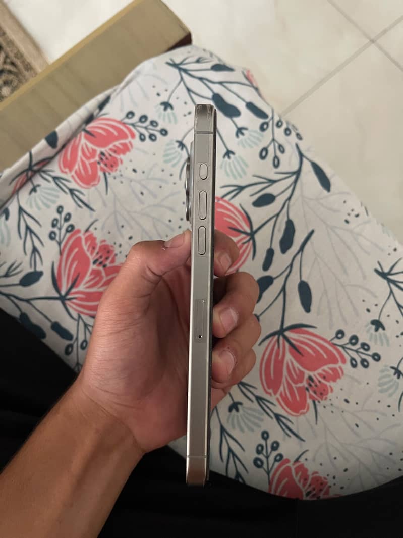Apple iPhone 15 Pro Max 3