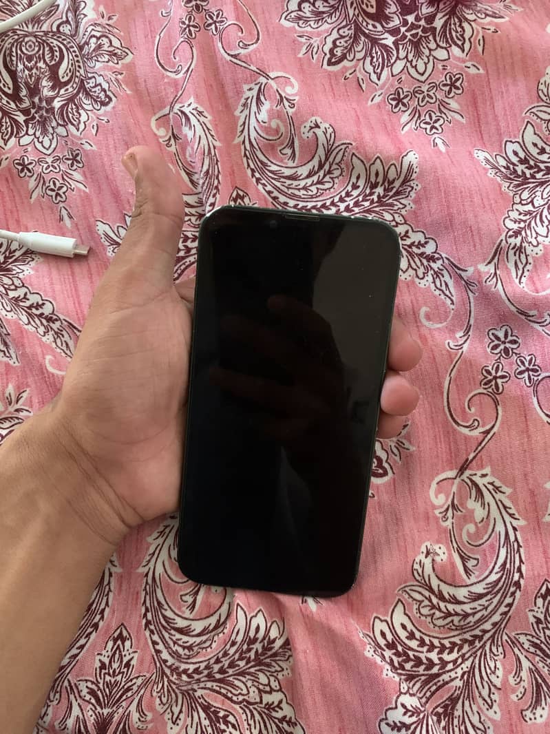 Apple iPhone 13 6