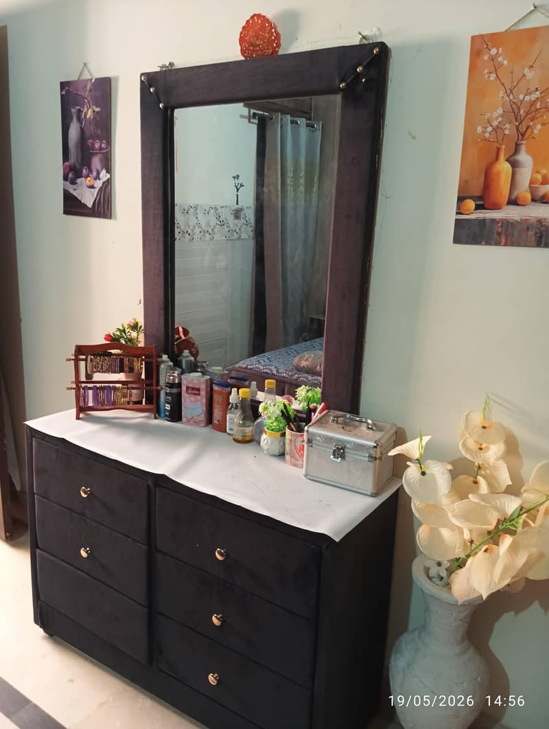double bed with 2 side table and dressing 1