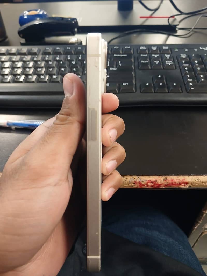 Apple iPhone 14 3