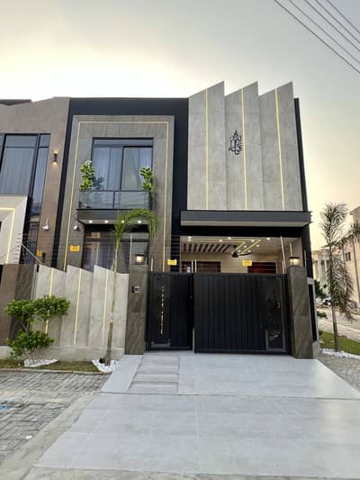 CENTRAL PARK 5 Marla Double Story Corner Beautiful House Available For Sale. Best Investment Opportunity.