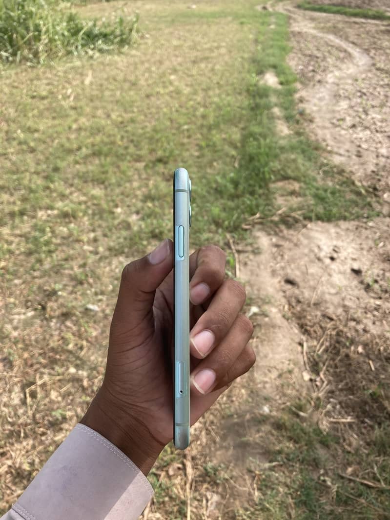 Apple iPhone 11 2