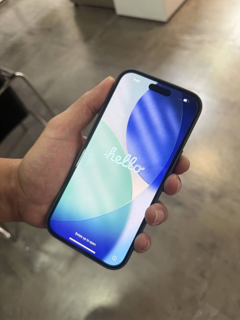 Apple iPhone 16 1
