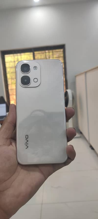 Vivo Y31d. 8256 good mobile no isho need money