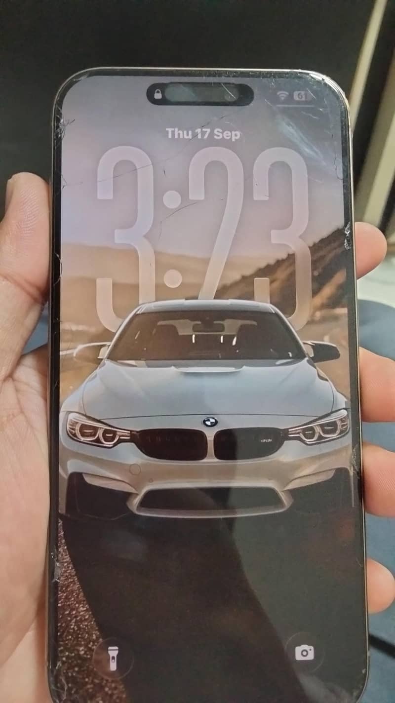 Apple iPhone 16 Pro Max 3