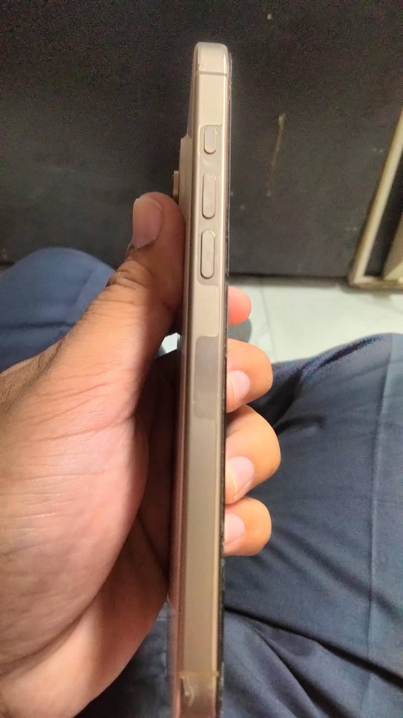 Apple iPhone 16 Pro Max 5