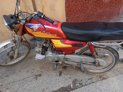 Honda cd70 toltal janvan bht acha bike Hy Rawalpindi nmbr Hy