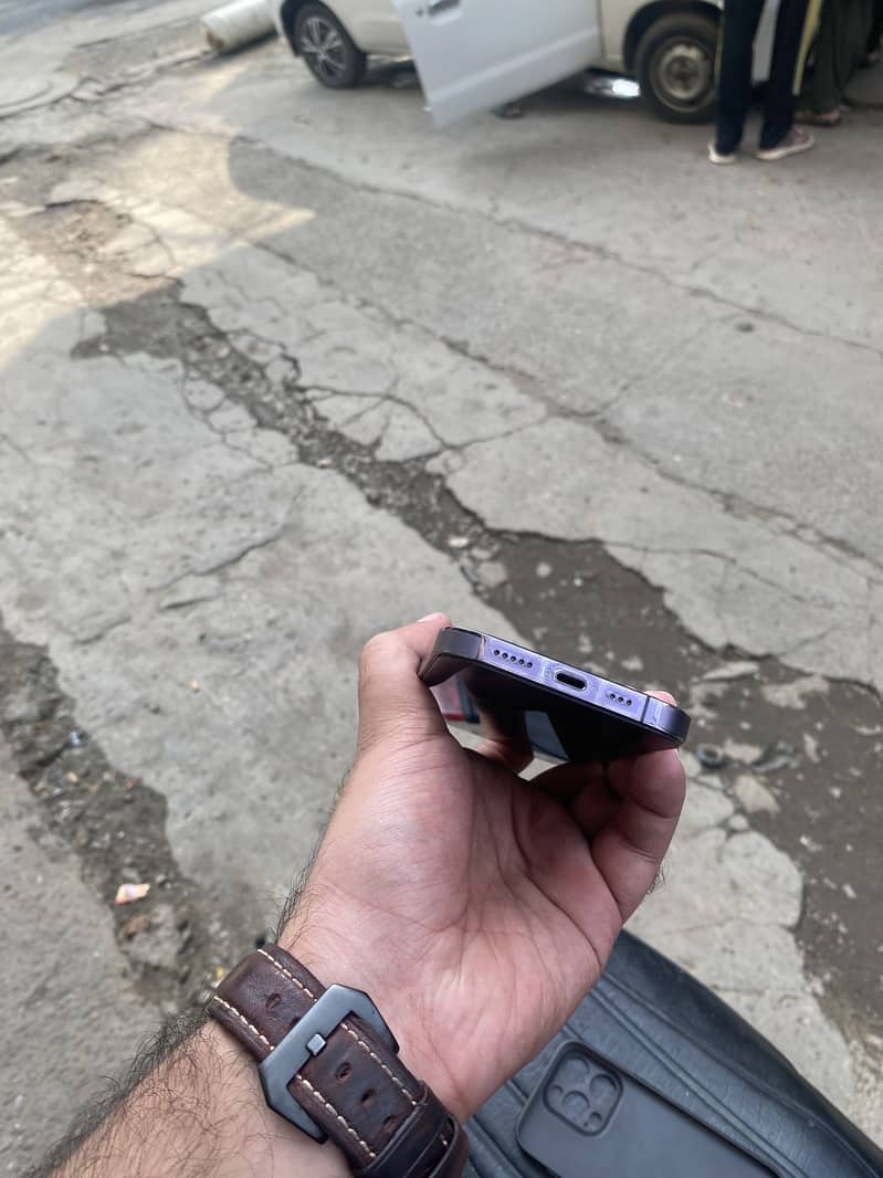 Apple iPhone 14 Pro 2