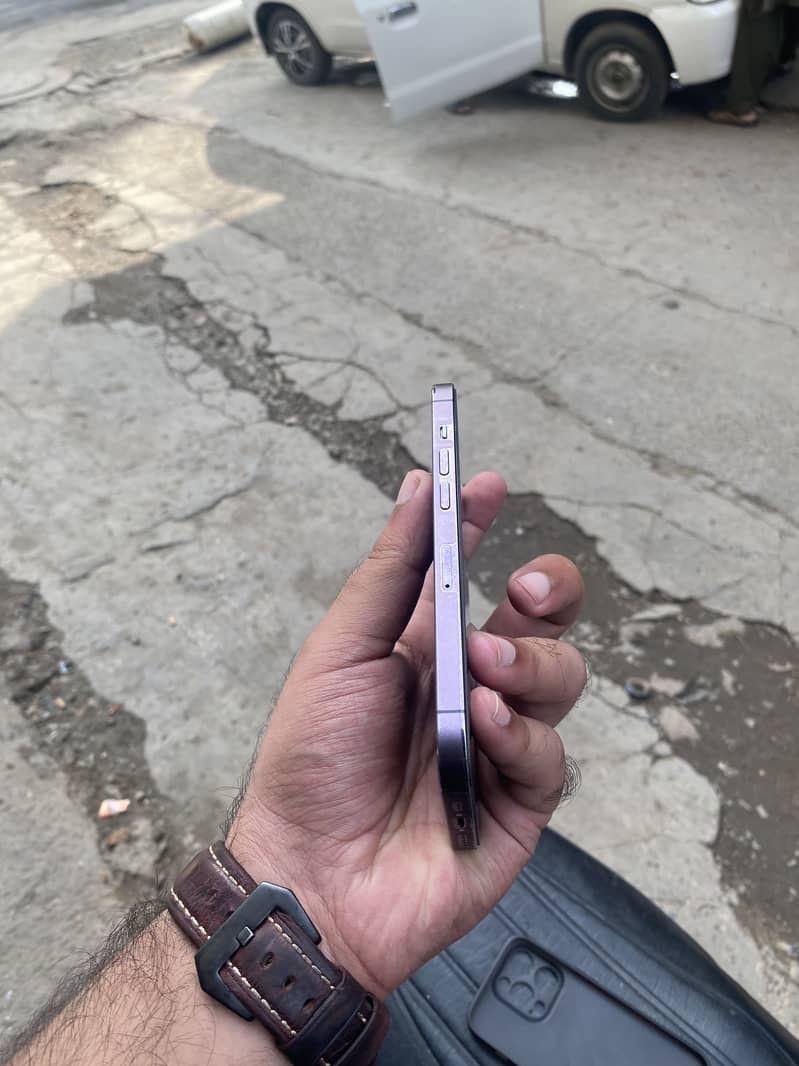 Apple iPhone 14 Pro 3