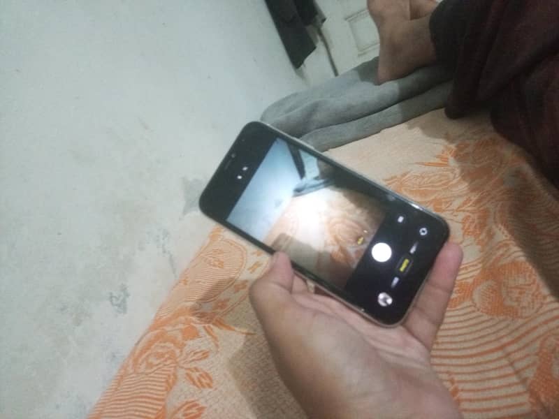 Apple iPhone 11 8